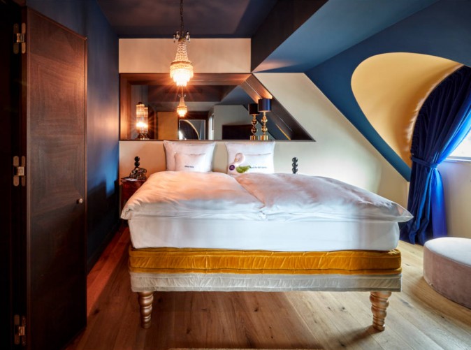 035_Schoene Aussichten Touristik - 25h_RoyalBavarian_SteveHerud_Rooms_PeacockSuite_large3